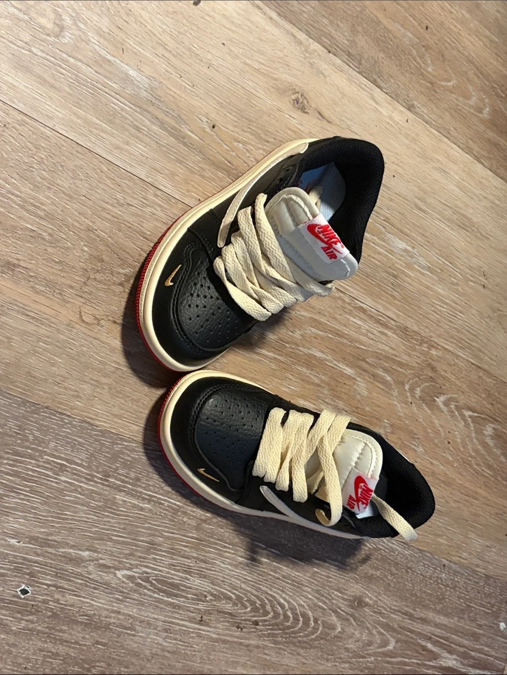 Nike kids low